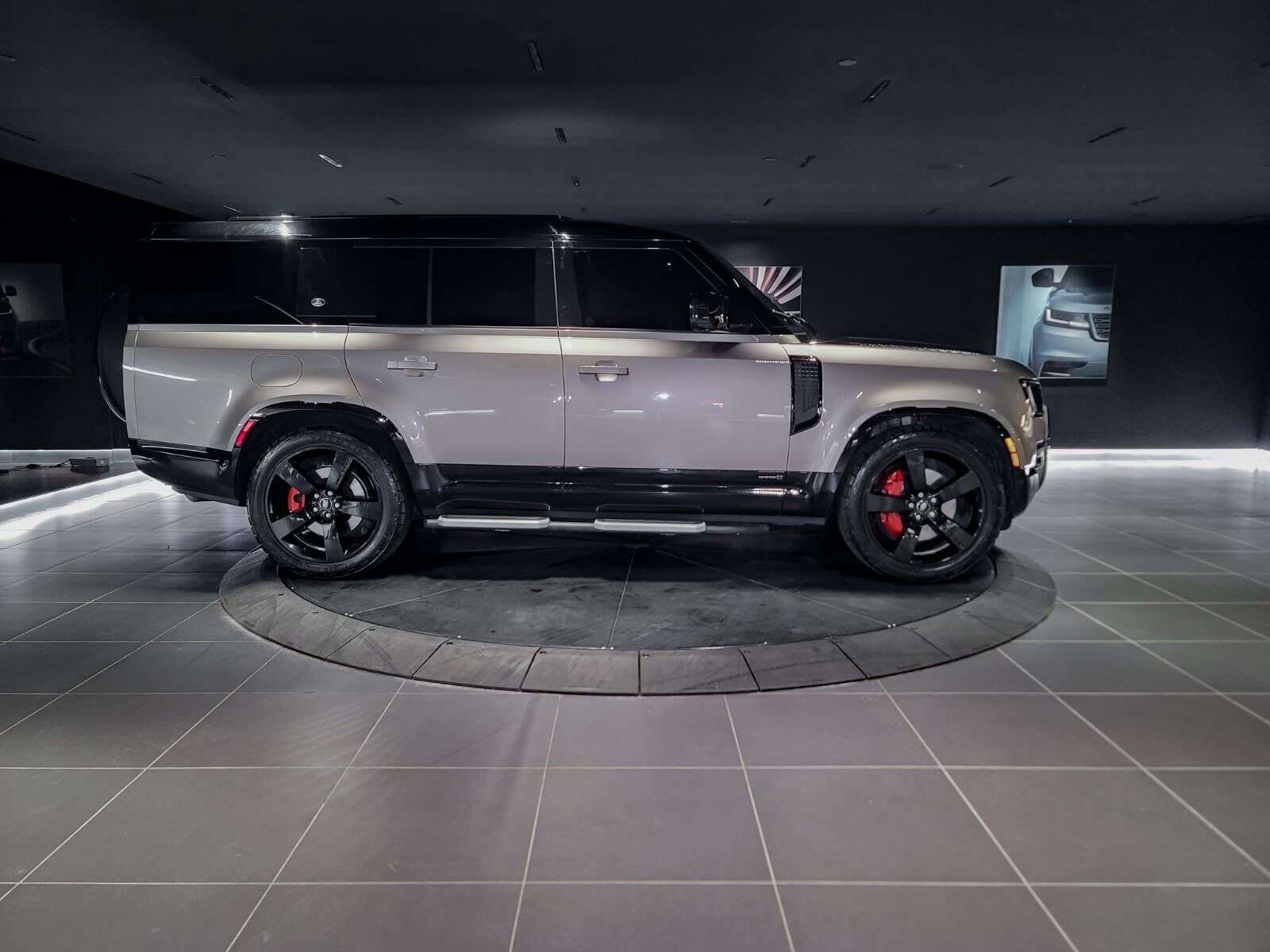 2023 Land Rover Defender X | 3rd Row Seating | Sunroof | Navigation | Head alt 4