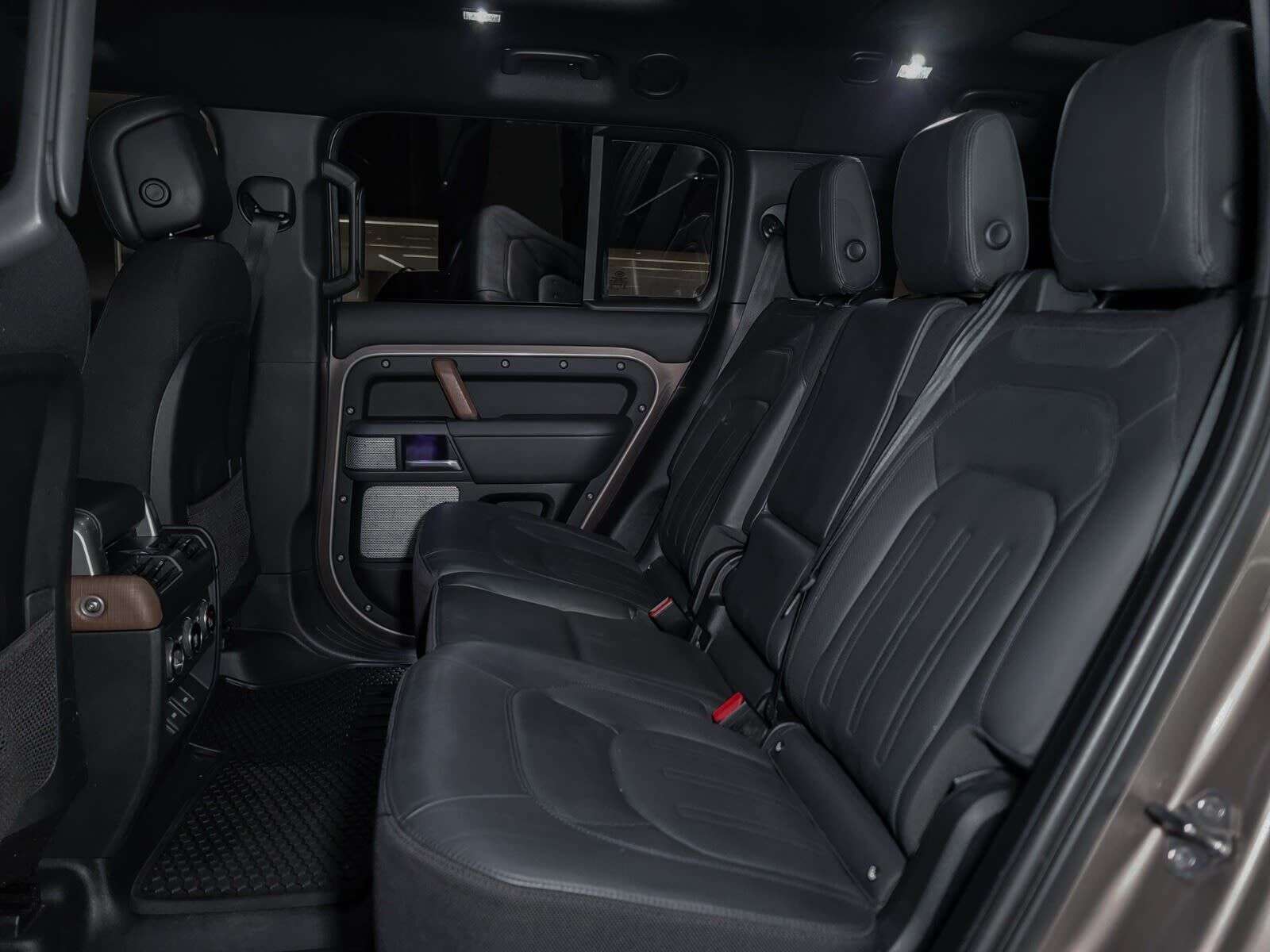 2023 Land Rover Defender X | 3rd Row Seating | Sunroof | Navigation | Head thumb 21