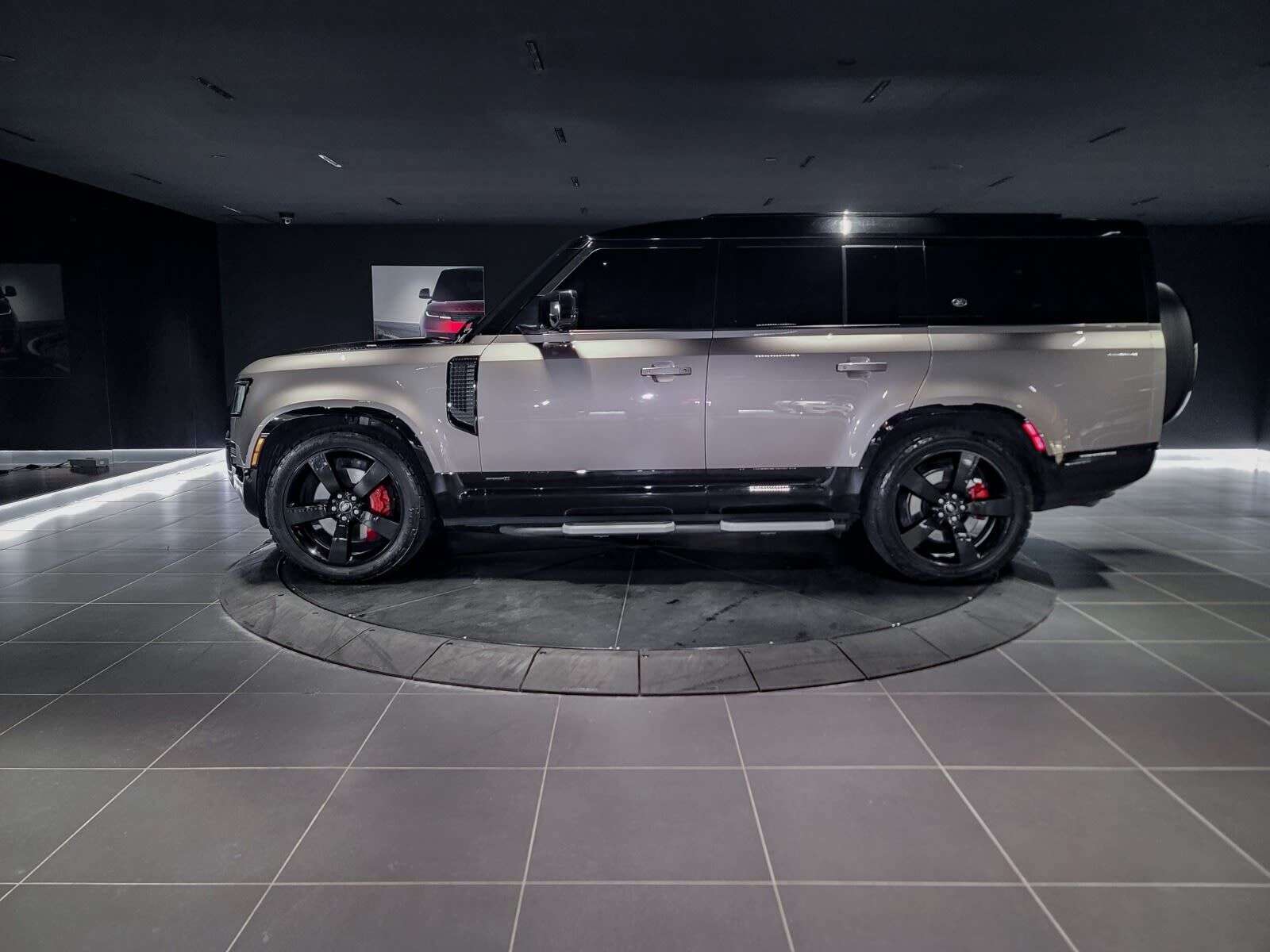 2023 Land Rover Defender X | 3rd Row Seating | Sunroof | Navigation | Head thumb 8
