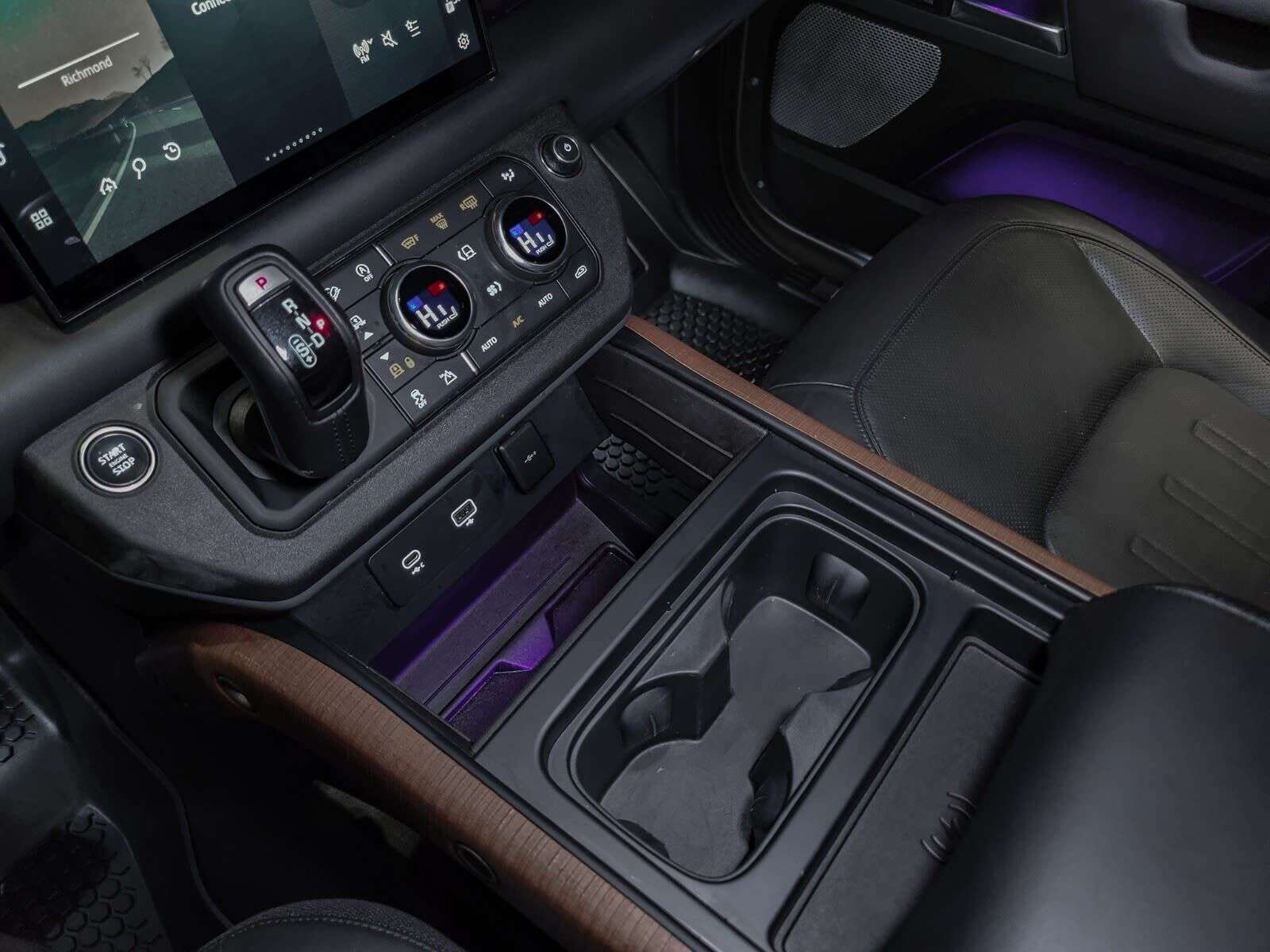 2023 Land Rover Defender X | 3rd Row Seating | Sunroof | Navigation | Head thumb 17
