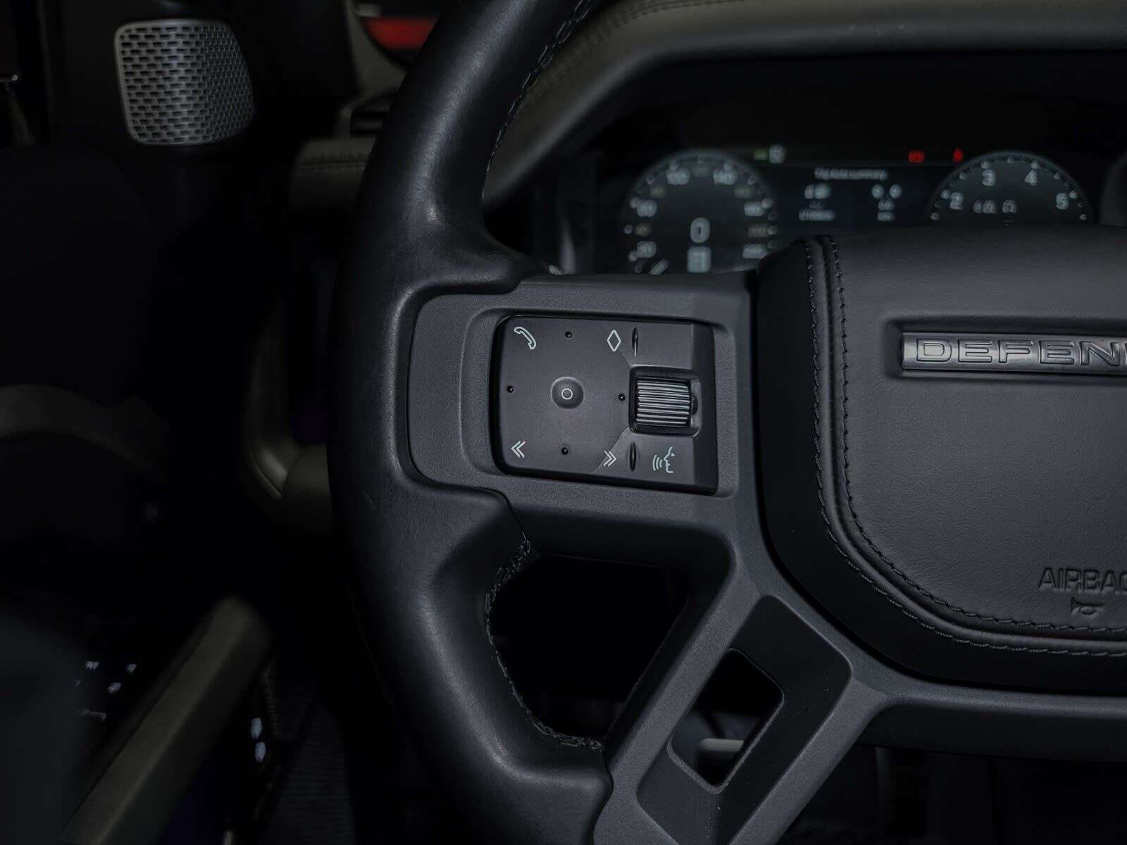 2023 Land Rover Defender X | 3rd Row Seating | Sunroof | Navigation | Head thumb 16