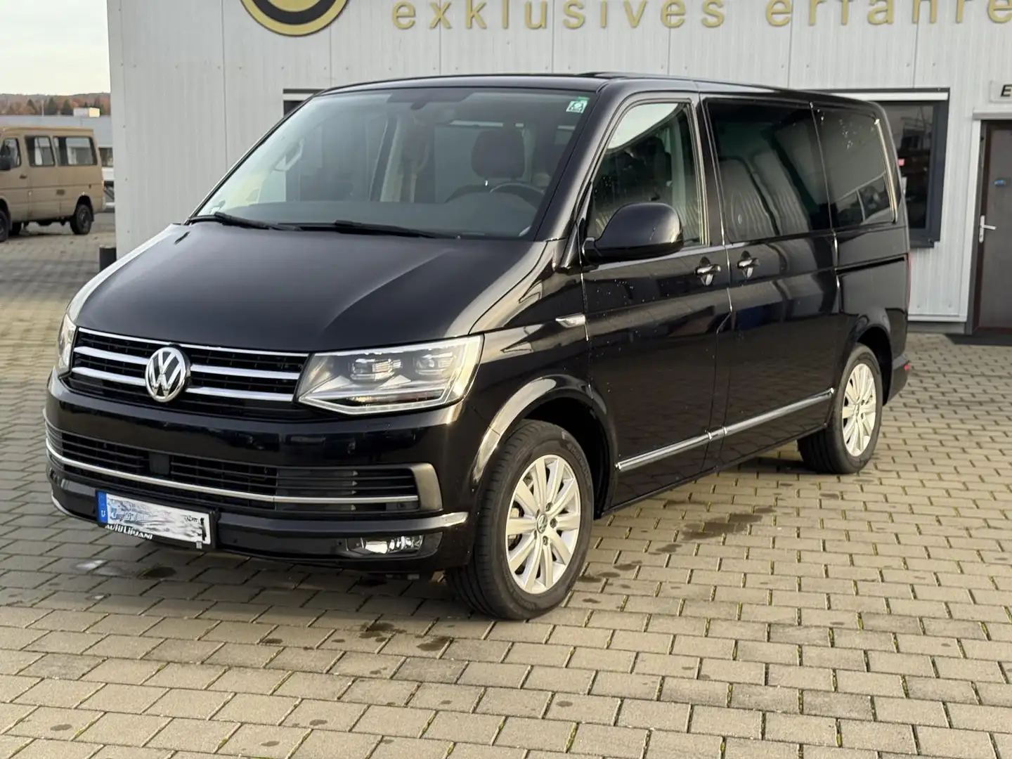 Volkswagen T6 Multivan Multivan Highl. 7Si 2x Schiebe AHK StandH. Schwarz - 2