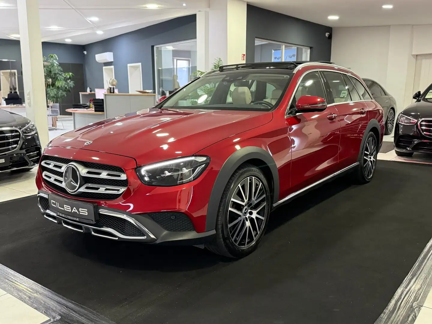 Mercedes-Benz E 220 d T All-Terrain*AIR*PANO*KAM*HUD*DIST*AHK* Rot - 2