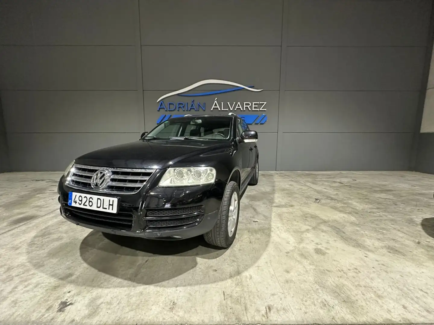 Volkswagen Touareg 2.5TDI R5 +Motion Tiptronic Noir - 1