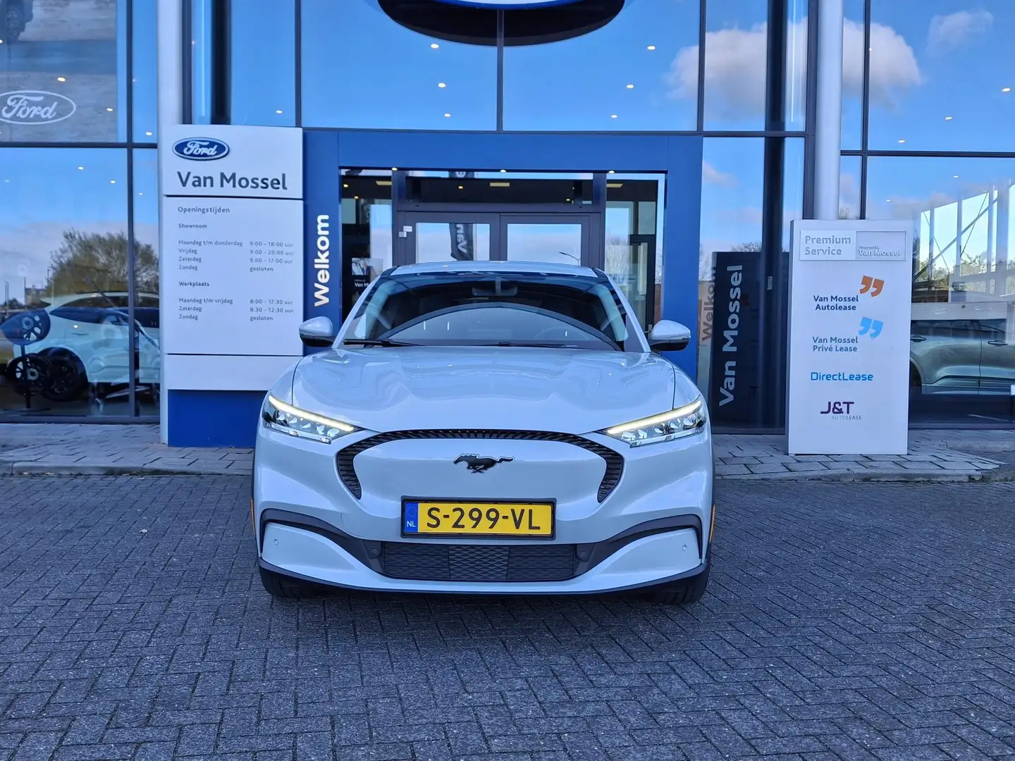 Ford Mustang Mach-E Extended RWD 98 kWh | ACC | Camera | Draadloze opl Wit - 2