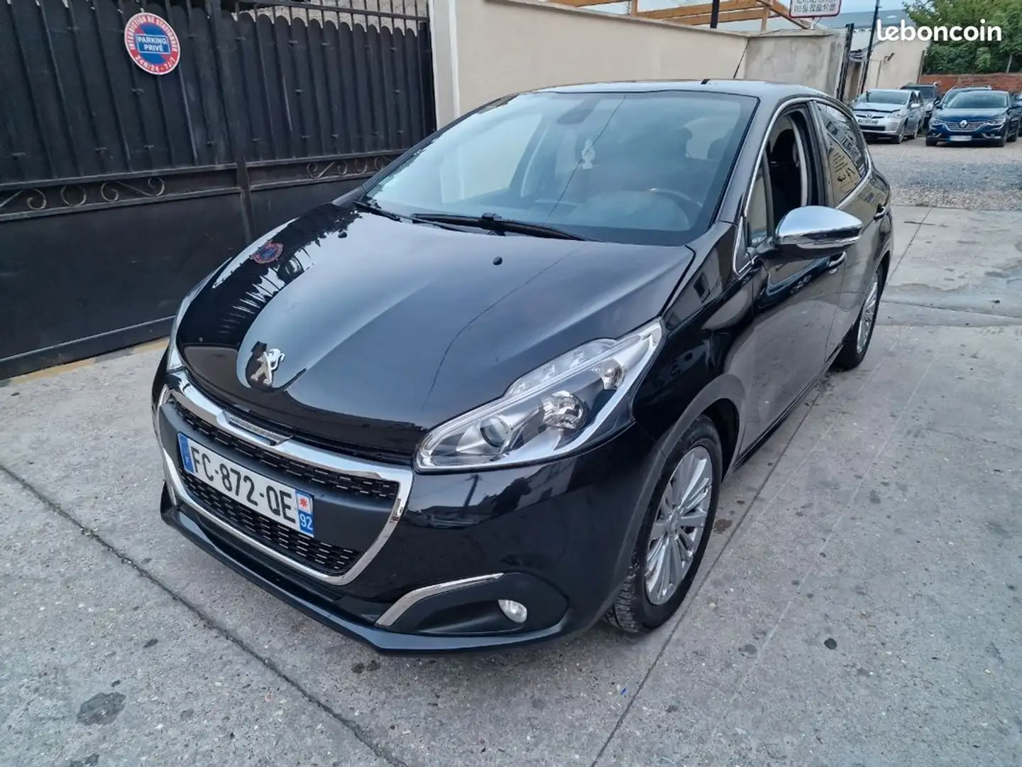 Peugeot 208 essence 110ch s&s allure boite automatique garantie 12-mois Schwarz - 1