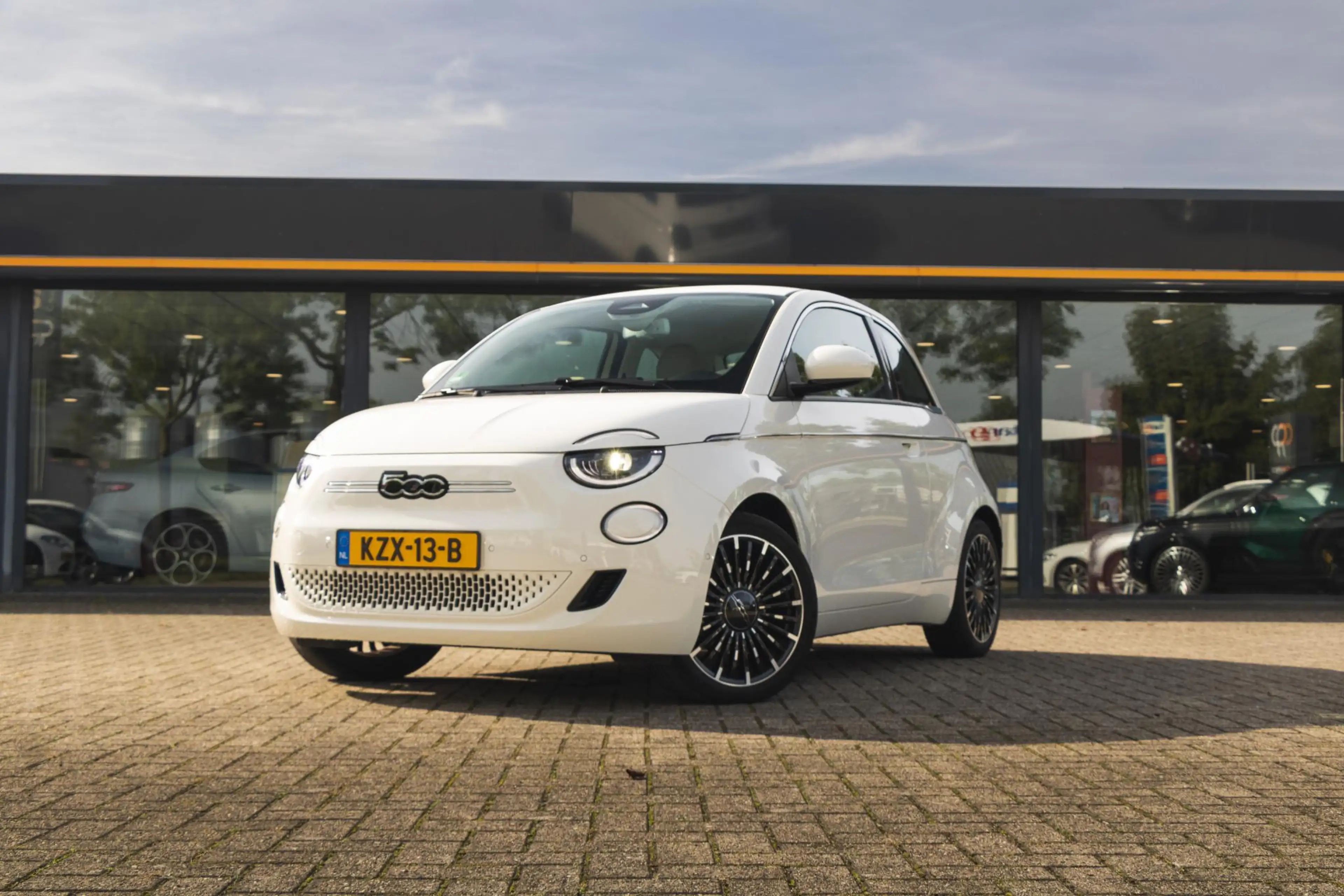 Fiat 500e La Prima by Bocelli 42 kWh Stoelverwarming | JBL | — photo 3