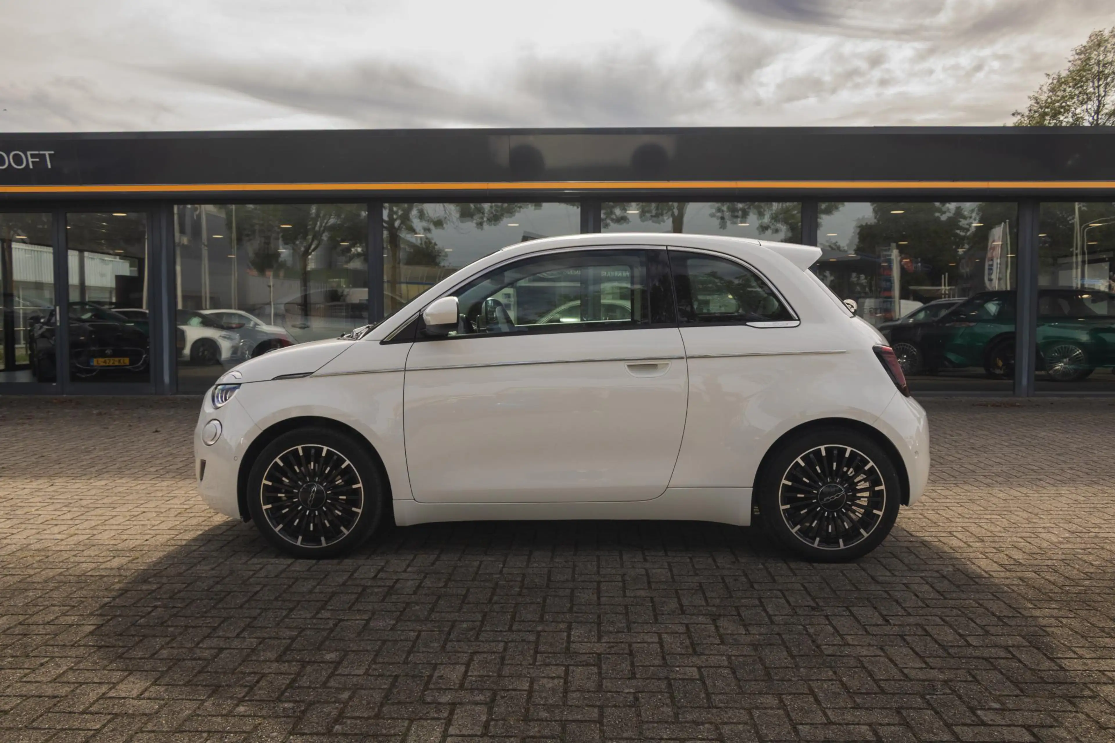 Fiat 500e La Prima by Bocelli 42 kWh Stoelverwarming | JBL | — photo 4