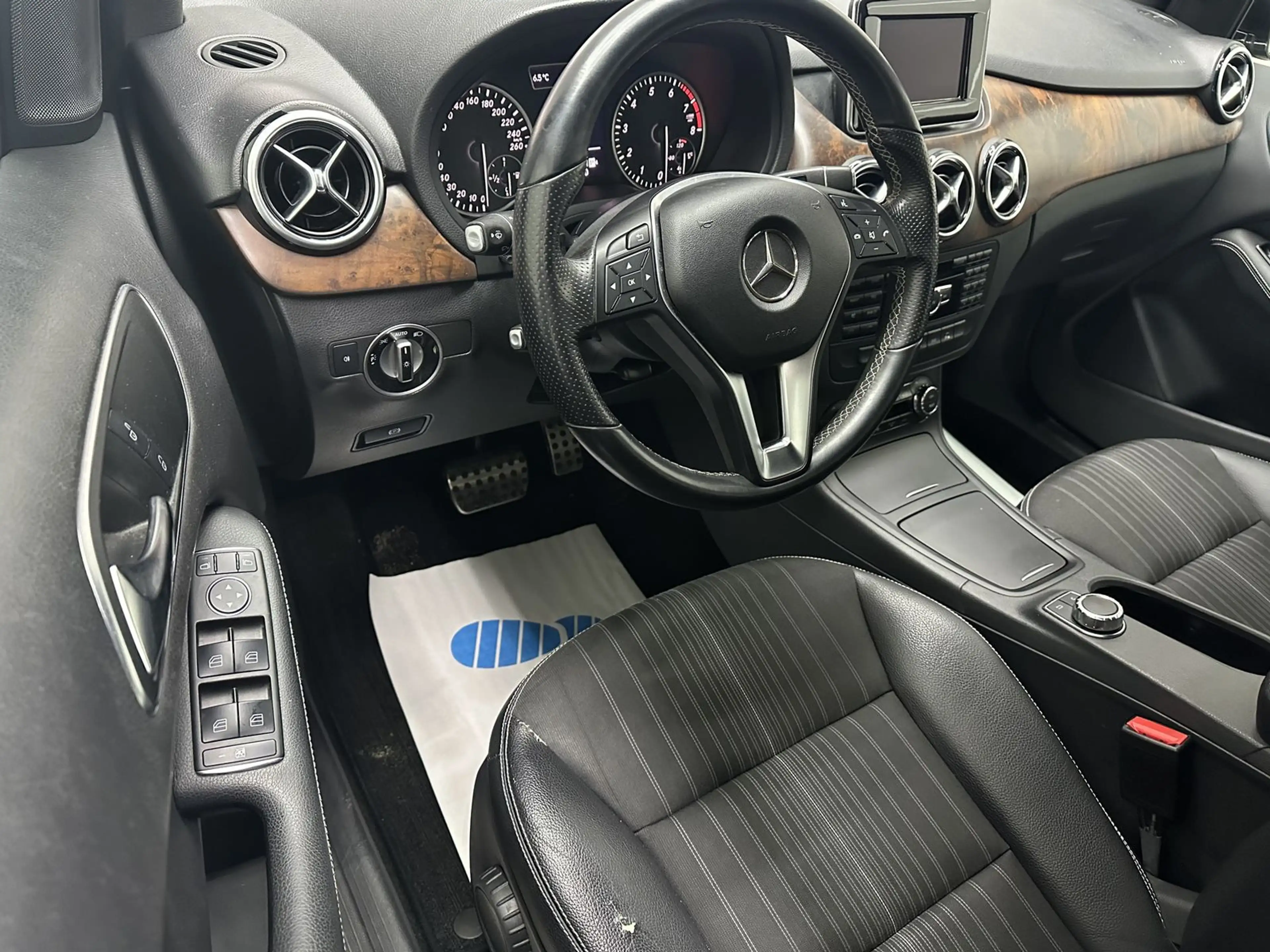 Mercedes-Benz B 250 "1 HAND-KLIMA-MULTI-PDC-ALU-TÜV NEU" — photo 13