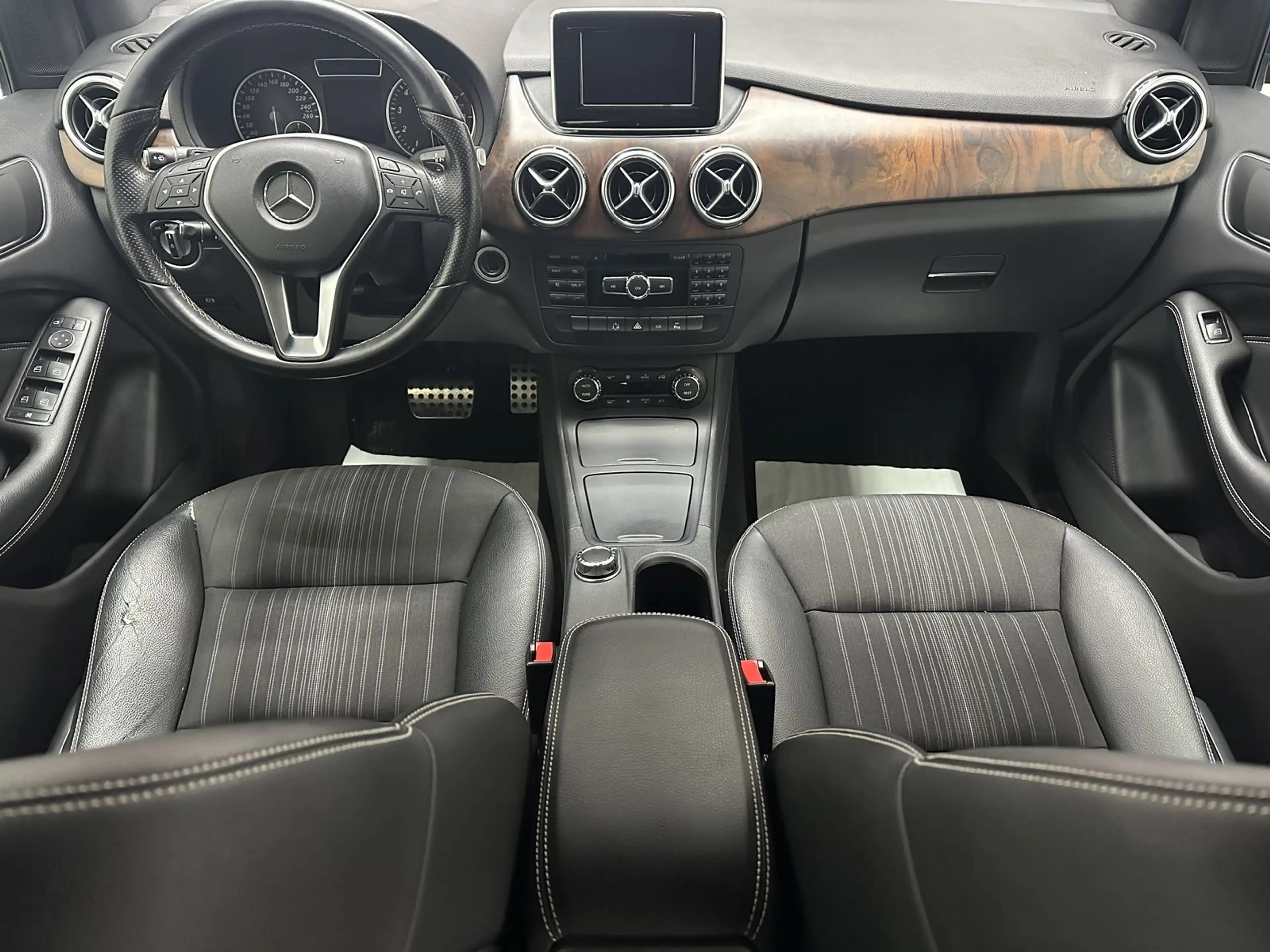 Mercedes-Benz B 250 "1 HAND-KLIMA-MULTI-PDC-ALU-TÜV NEU" — photo 12
