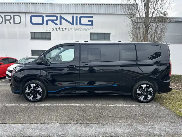 Ford Transit Custom Tourneo Custom Sport 340 L2H1 2.5 PHEV 233PS Automatik Ansicht 3