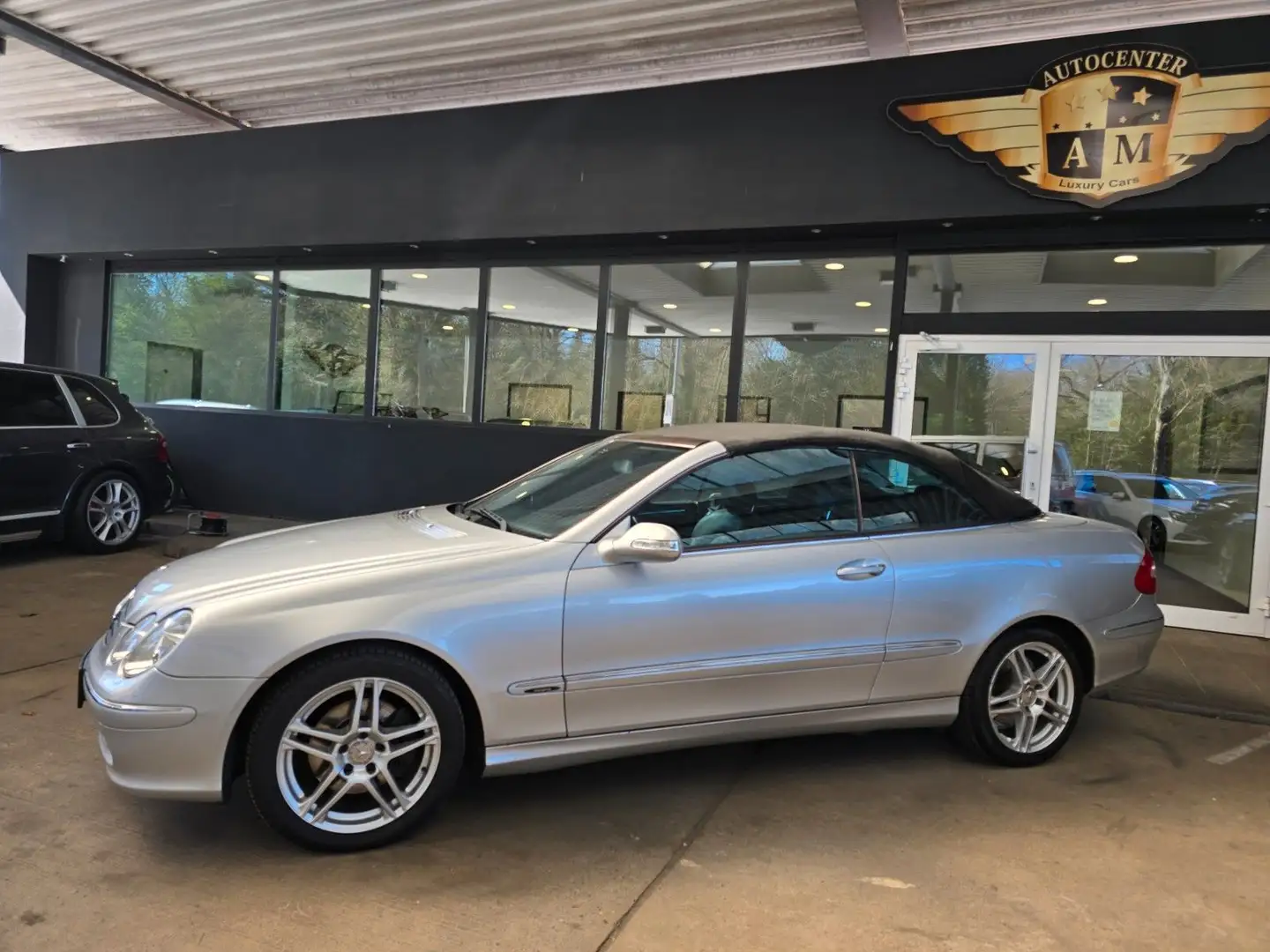 Mercedes-Benz CLK 200 Cabrio Kompressor AVANTGARDE LEDER/NAVI Silber - 2