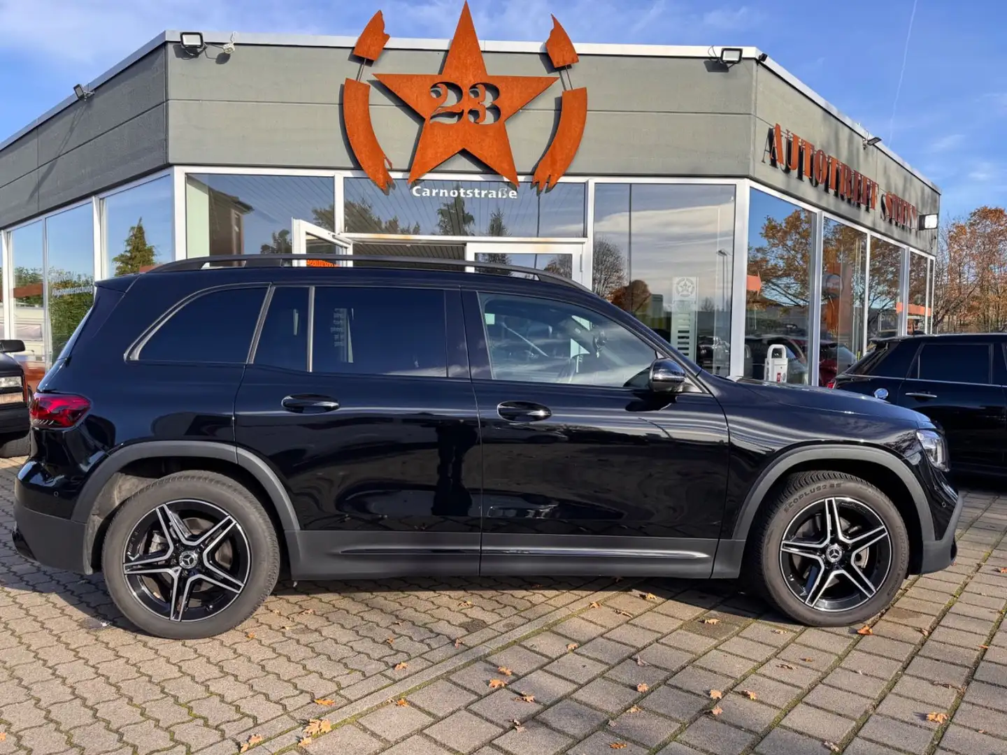 Mercedes-Benz GLB 220 d 4Matic AMG-line ,AHK Noir - 1