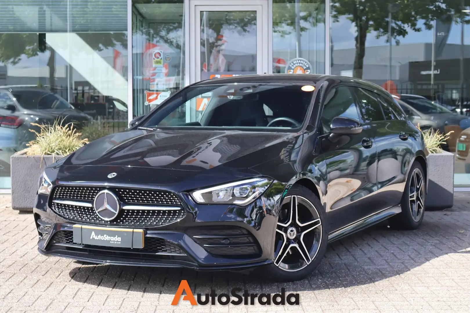 Mercedes-Benz CLA 180 Shooting Brake AMG-Line 136pk 7G-DCT | LED | Sfeer Zwart - 1