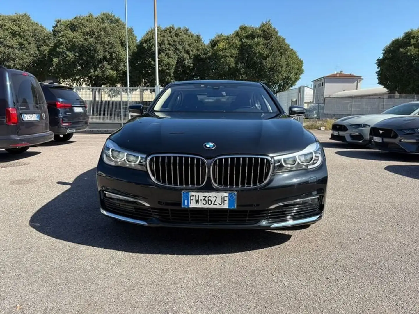 BMW 725 d Luxury auto my18 Noir - 1