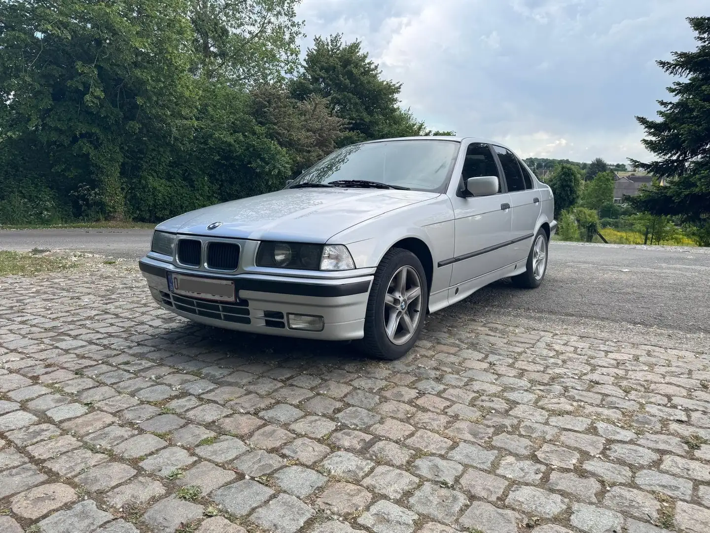BMW 318 BMW 318i ANCÊTRE DE 1991 AVEC 225000 KILOMÈTRES Argent - 2