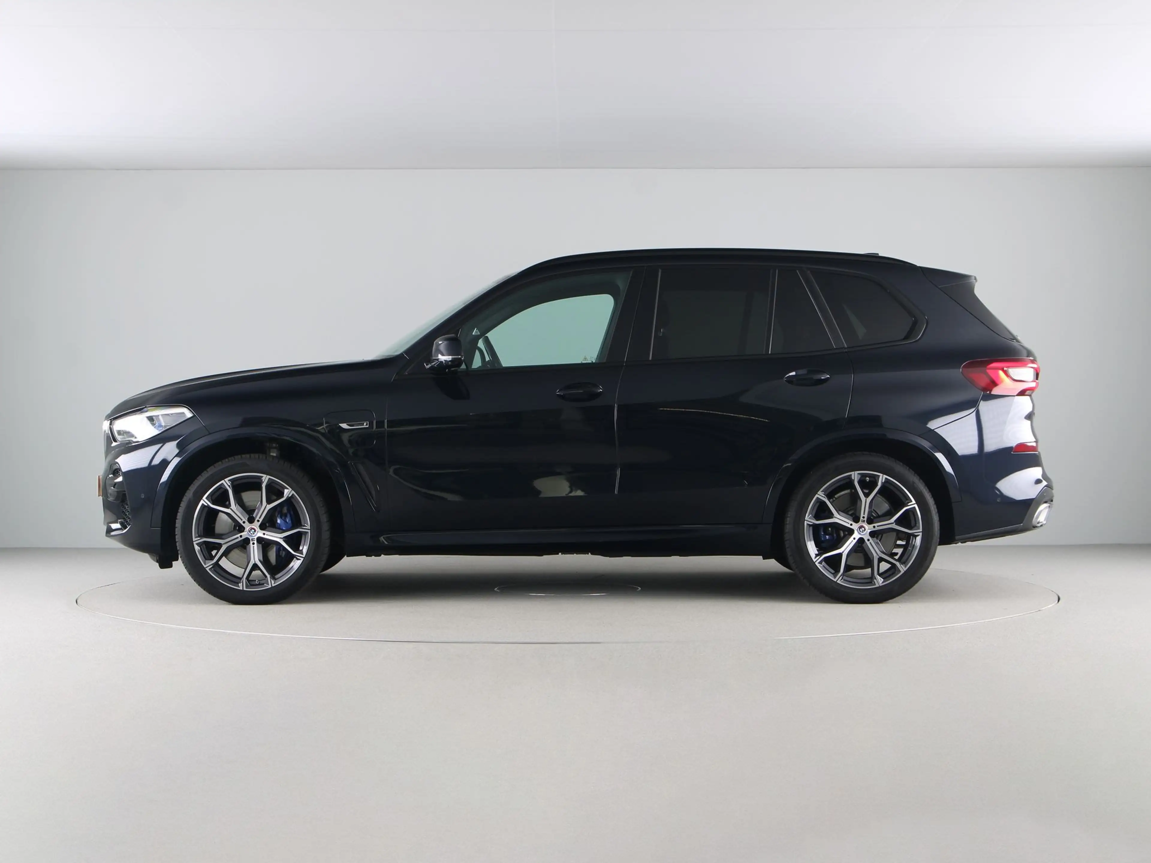 BMW X5 xDrive45e High Executive M-Sport Pro — photo 12
