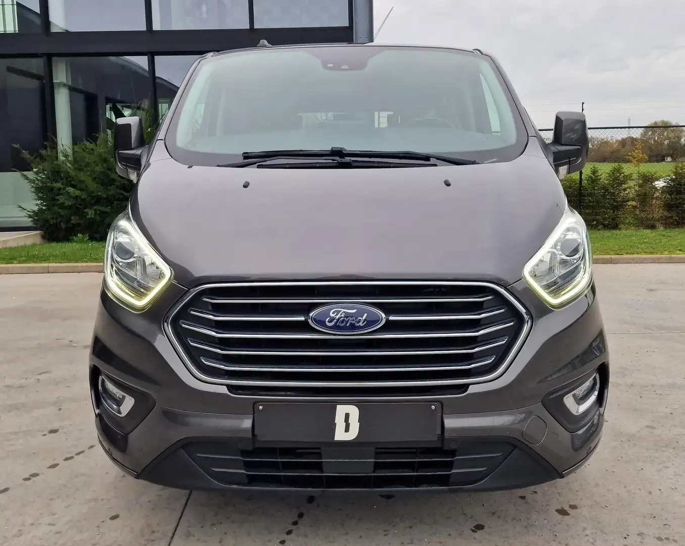 Ford Tourneo Custom Tourneo Custom 320 L2H1 Titanium S/S/Trekhaak/Navi Gris - 2