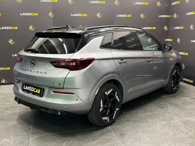 Opel Grandland view 4