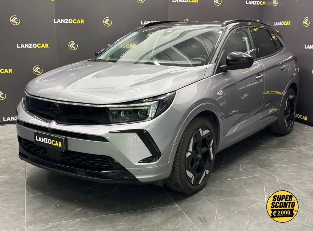 Opel Grandland, 1.6 PHEV GSE AWD 300CV *DIVERSI COLORI*, colore grigio, 2023, ibrida | usata in vendita da LANZOCAR