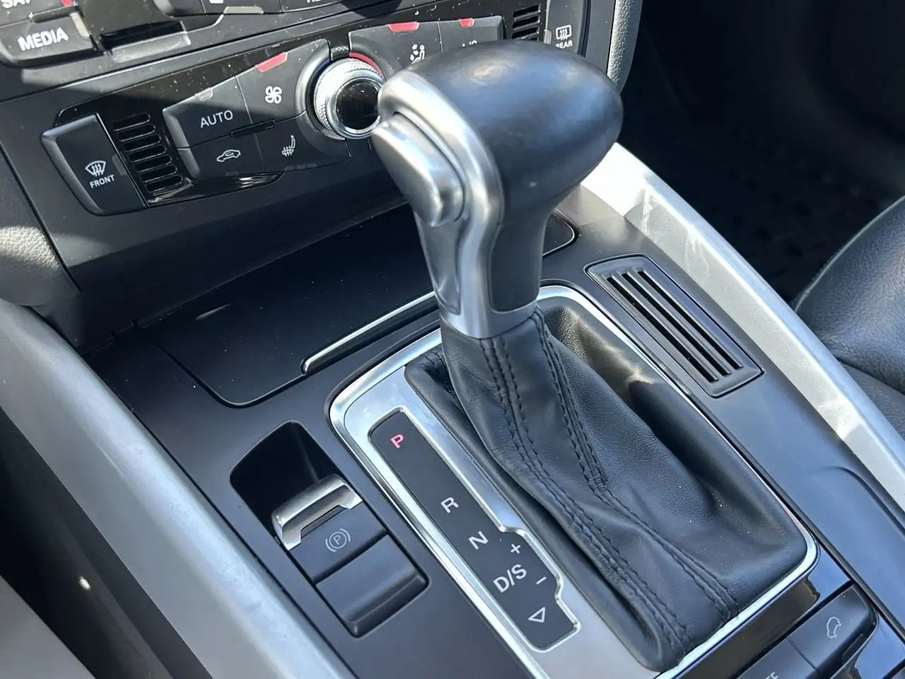 Audi Q5 снимка Audi Q5