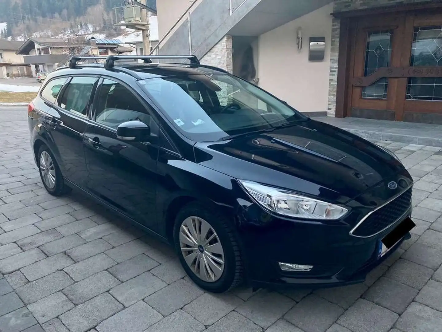 Ford Focus Focus Traveller 1,0 EcoBoost Trend Schwarz - 2
