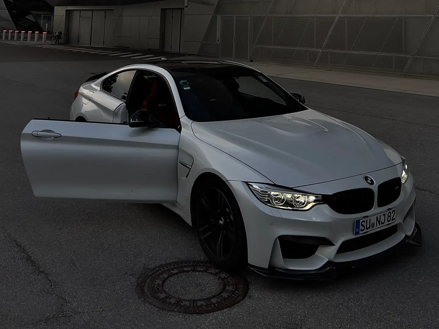 BMW M4 Coupe DKG White - 1