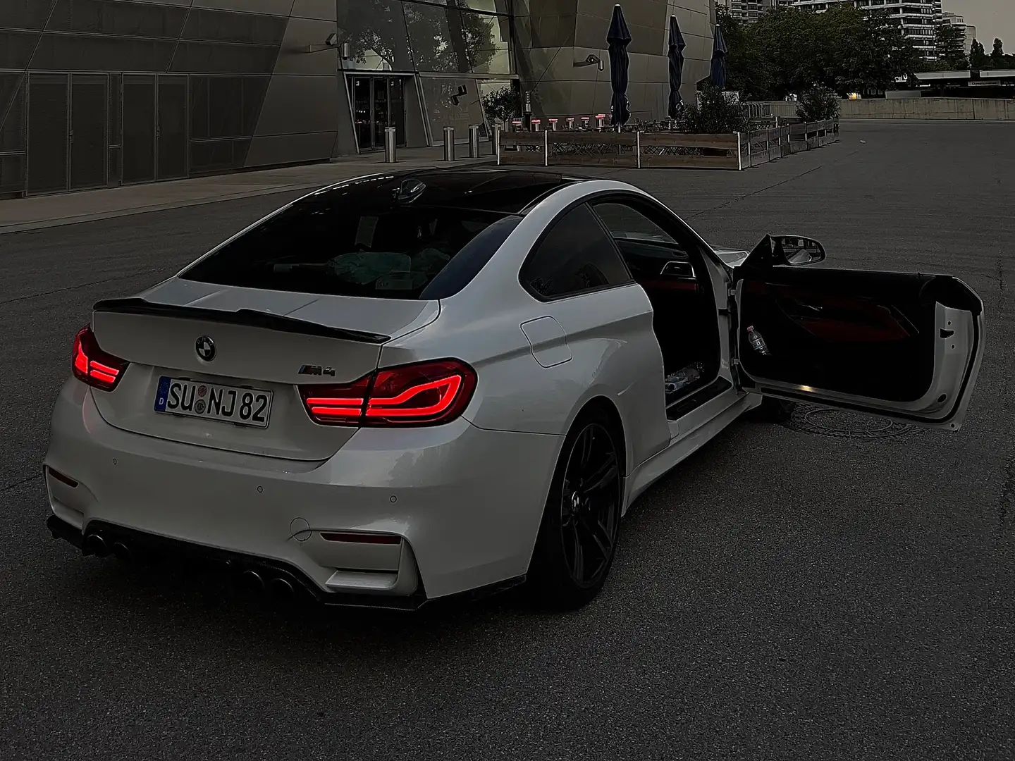 BMW M4 Coupe DKG White - 2