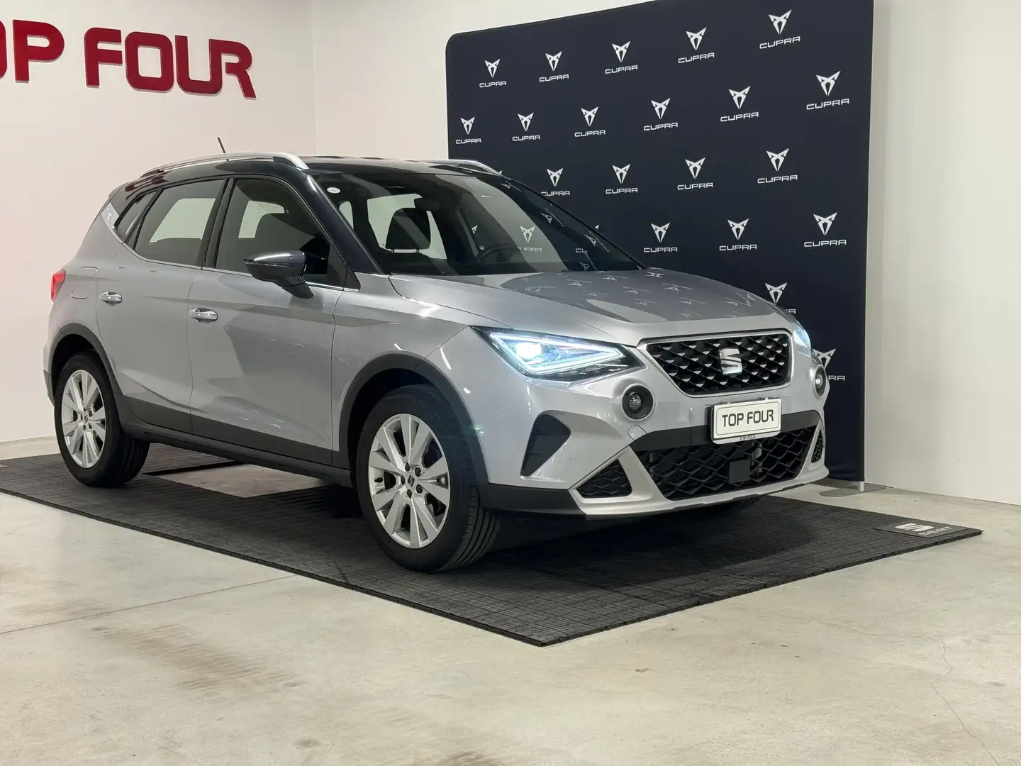 SEAT Arona 1.0 EcoTSI 115 CV DSG XPERIENCE Argento - 1