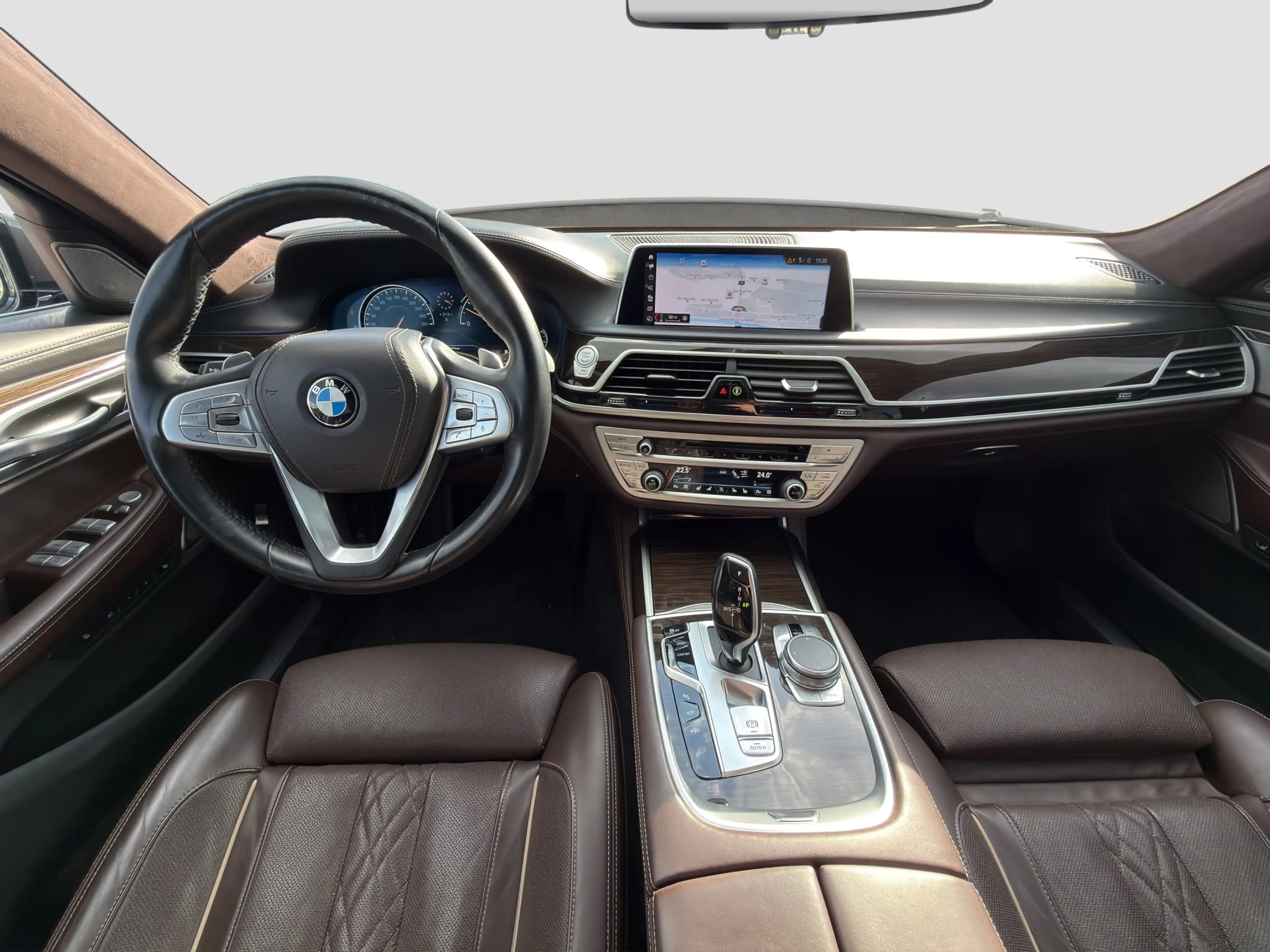 BMW 750 Ld xDrive — photo 12