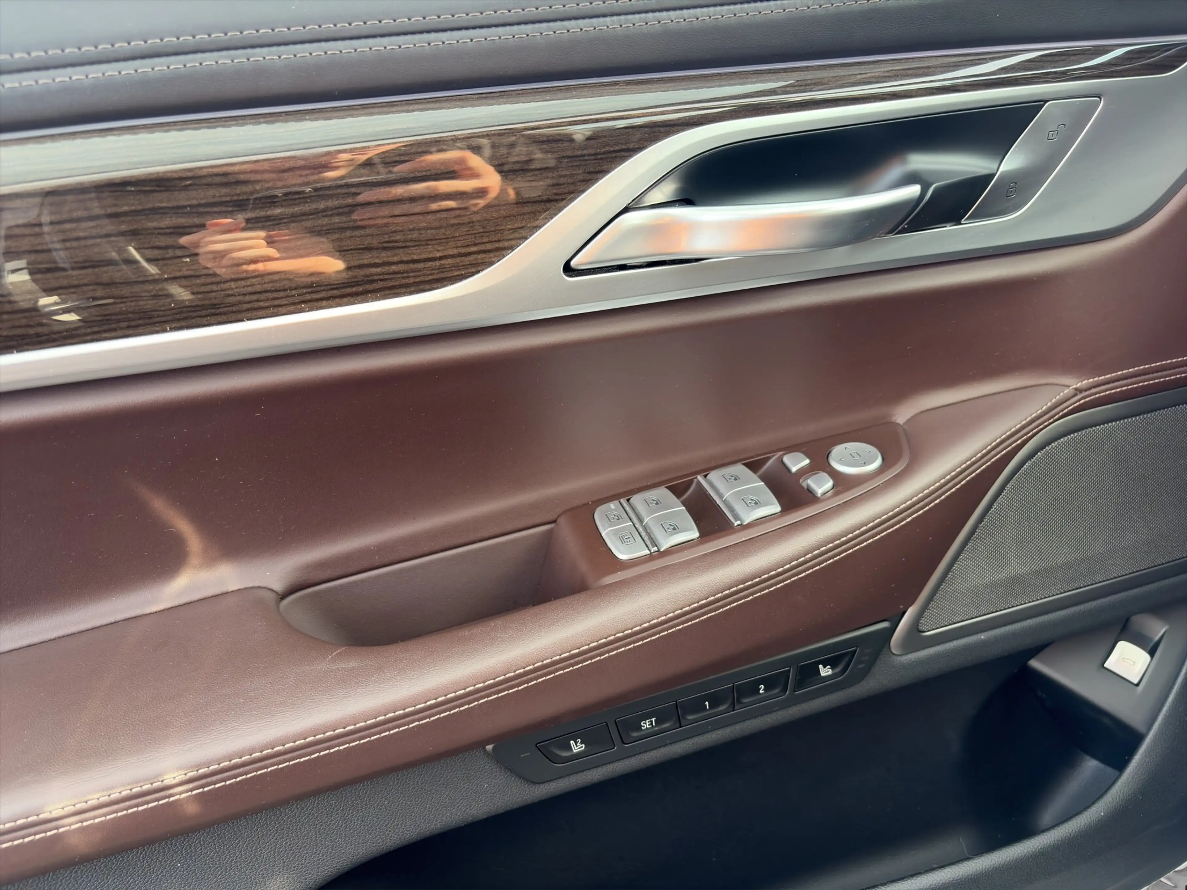 BMW 750 Ld xDrive — photo 10