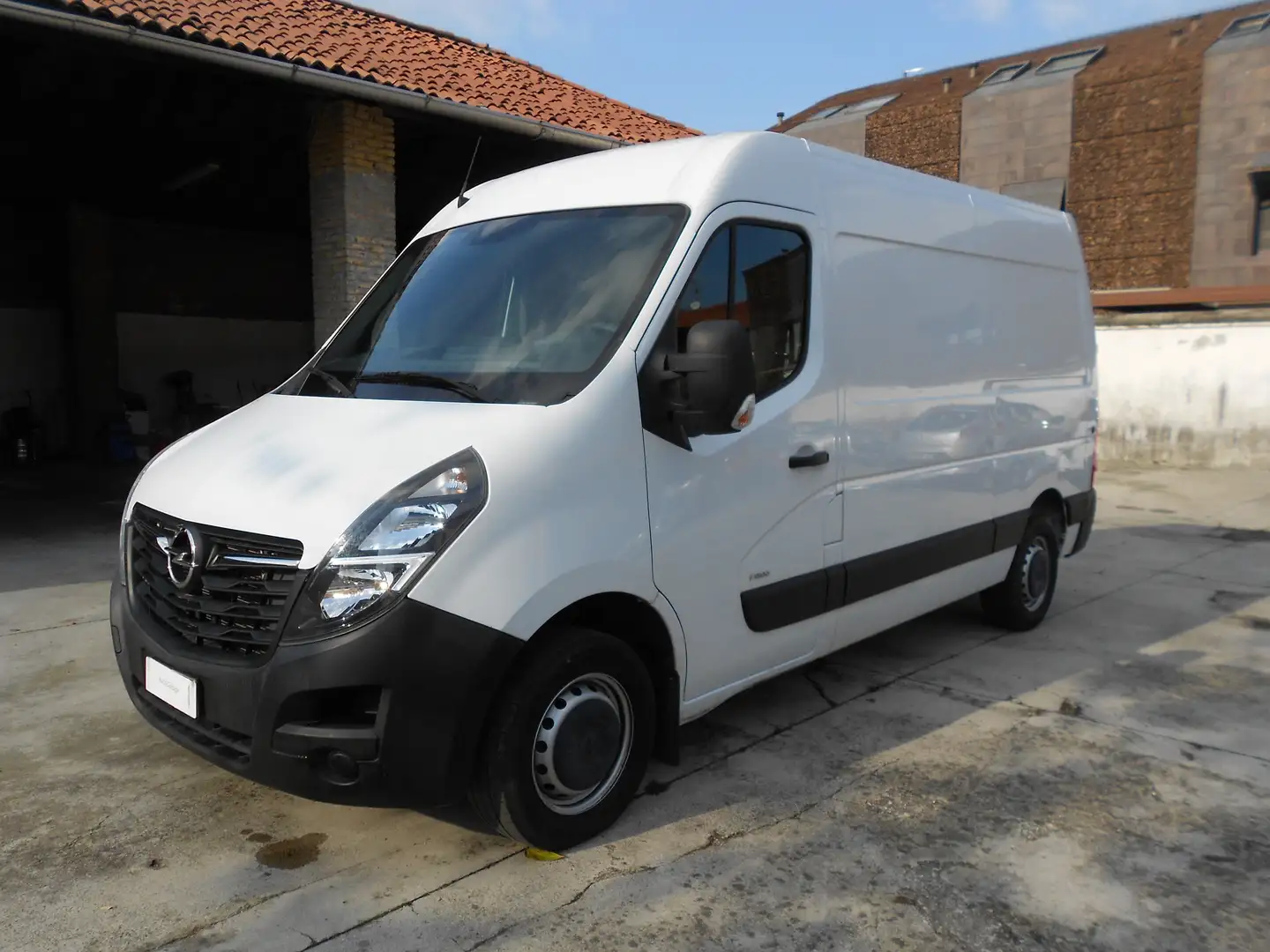 Opel Movano 35 L2 H3 Wit - 1