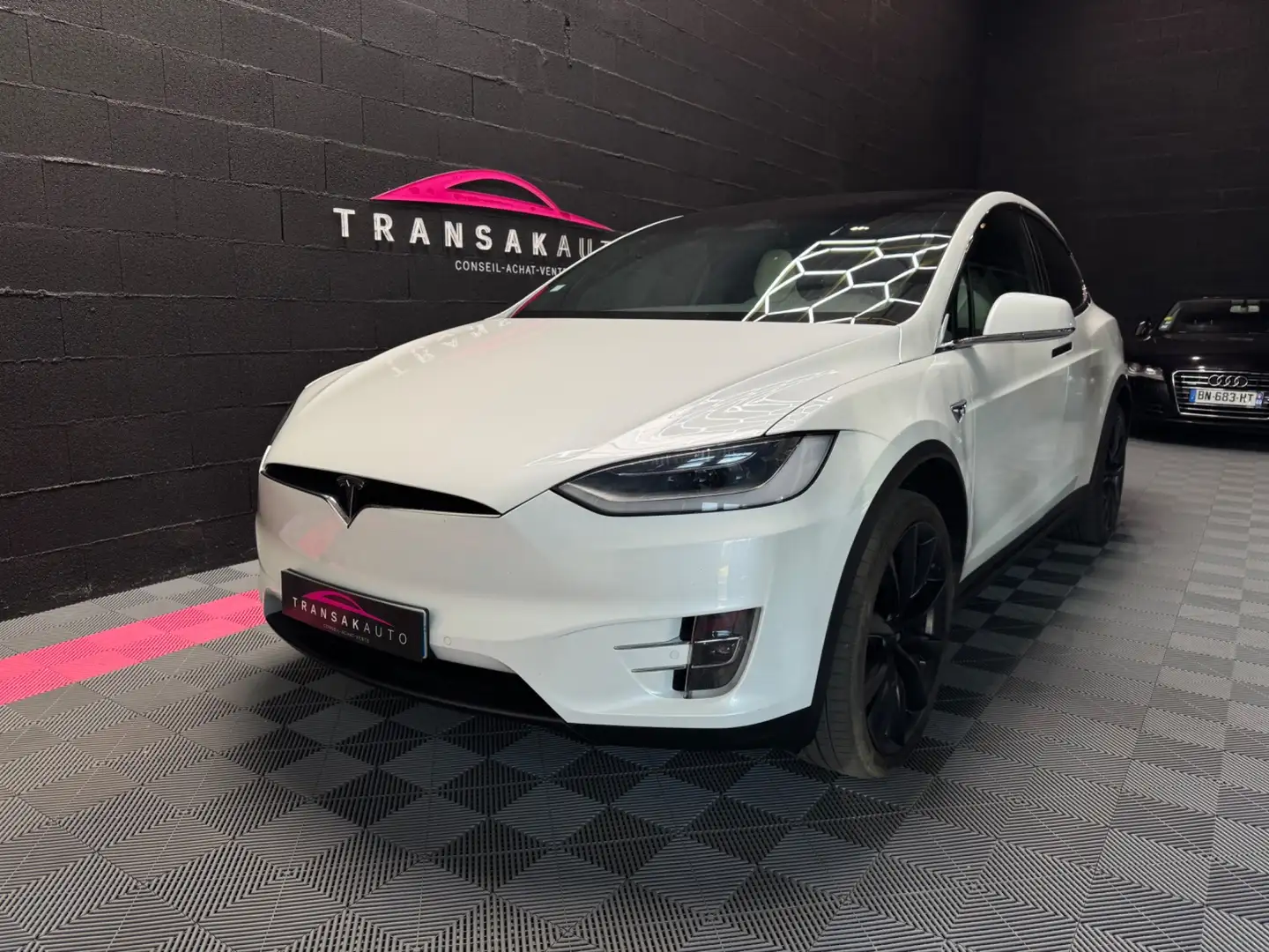 Tesla Model X Alb - 1