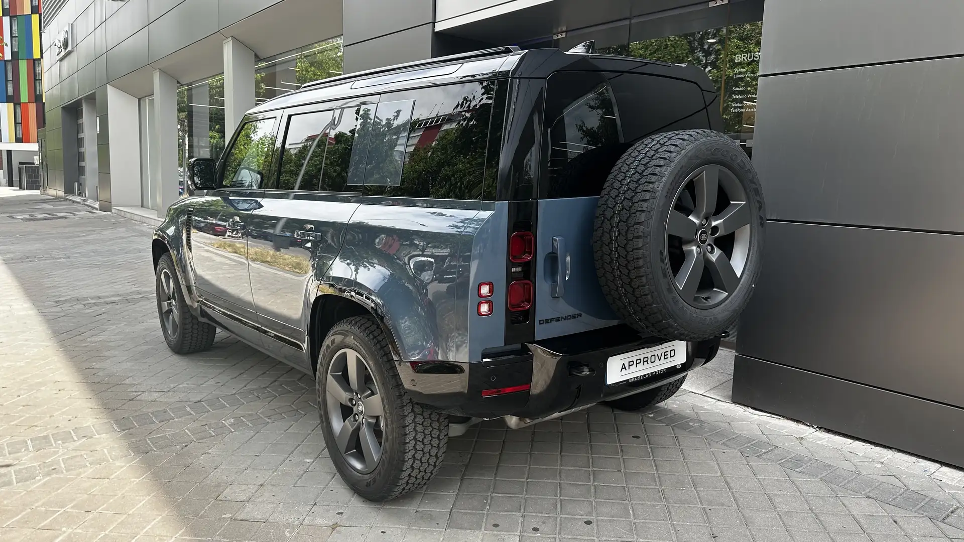 Land Rover Defender 110 3.0D l6 MHEV X-Dynamic SE AWD Aut. 250 Azul - 2