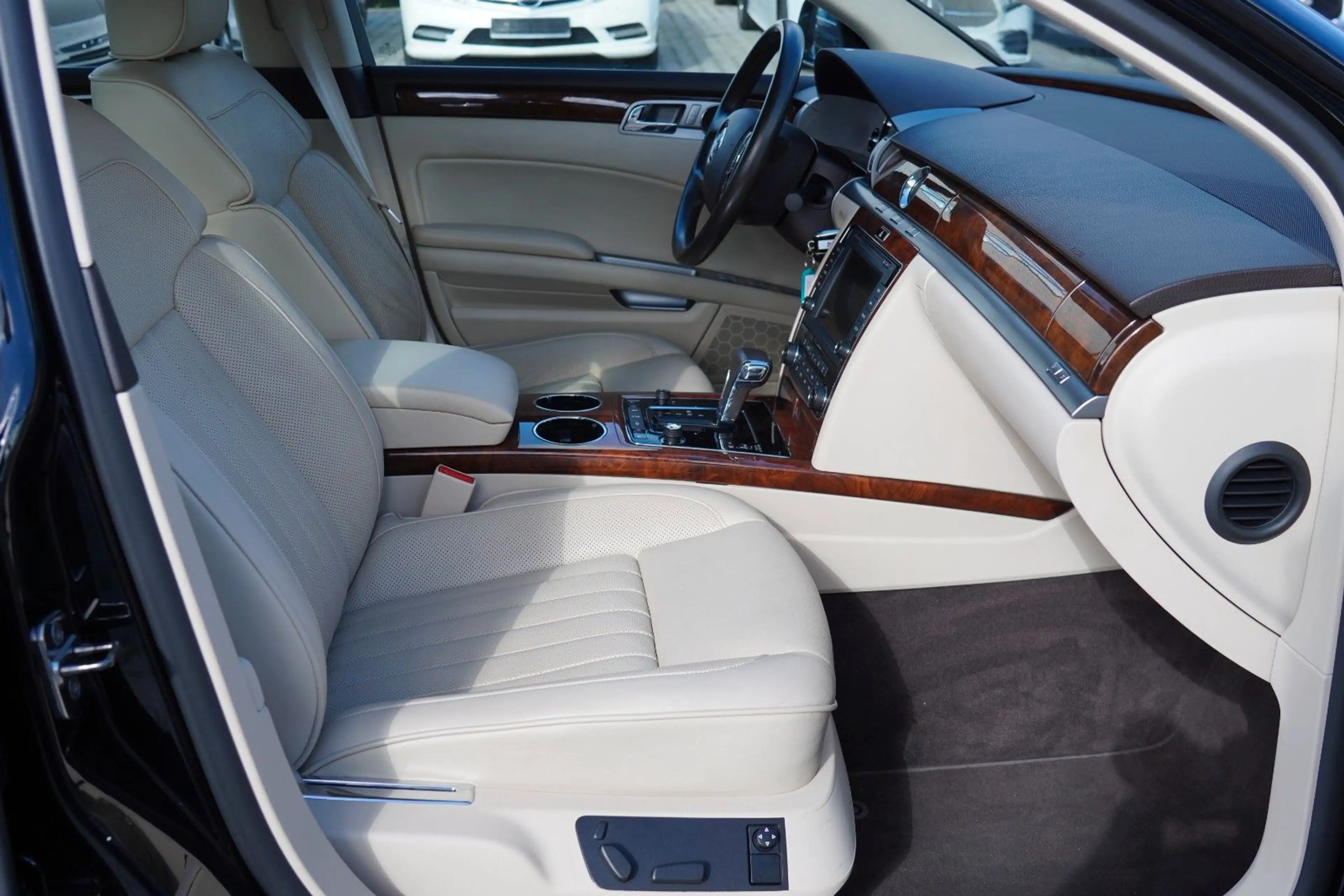 Volkswagen Phaeton V6 TDI 4Motion MIT 3 JAHREN GARANTIE !!! — photo 7