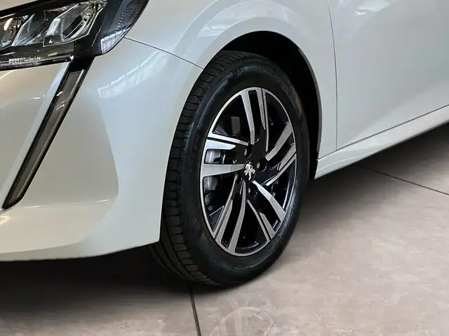 Peugeot 208 view 15