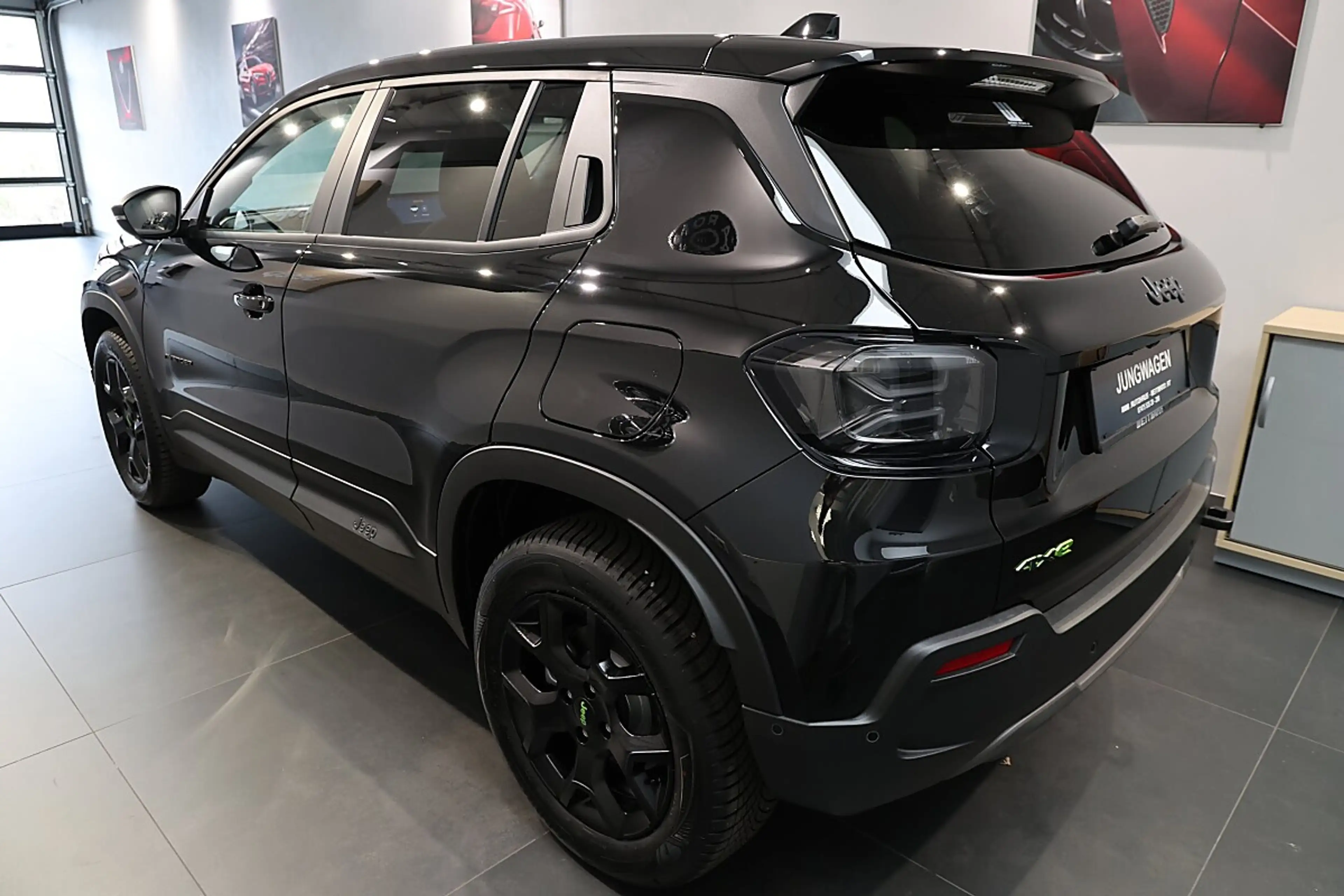 Jeep Avenger 1,2 eHybrid 4xe DCT6 Overland W-EDIZIONE — photo 4