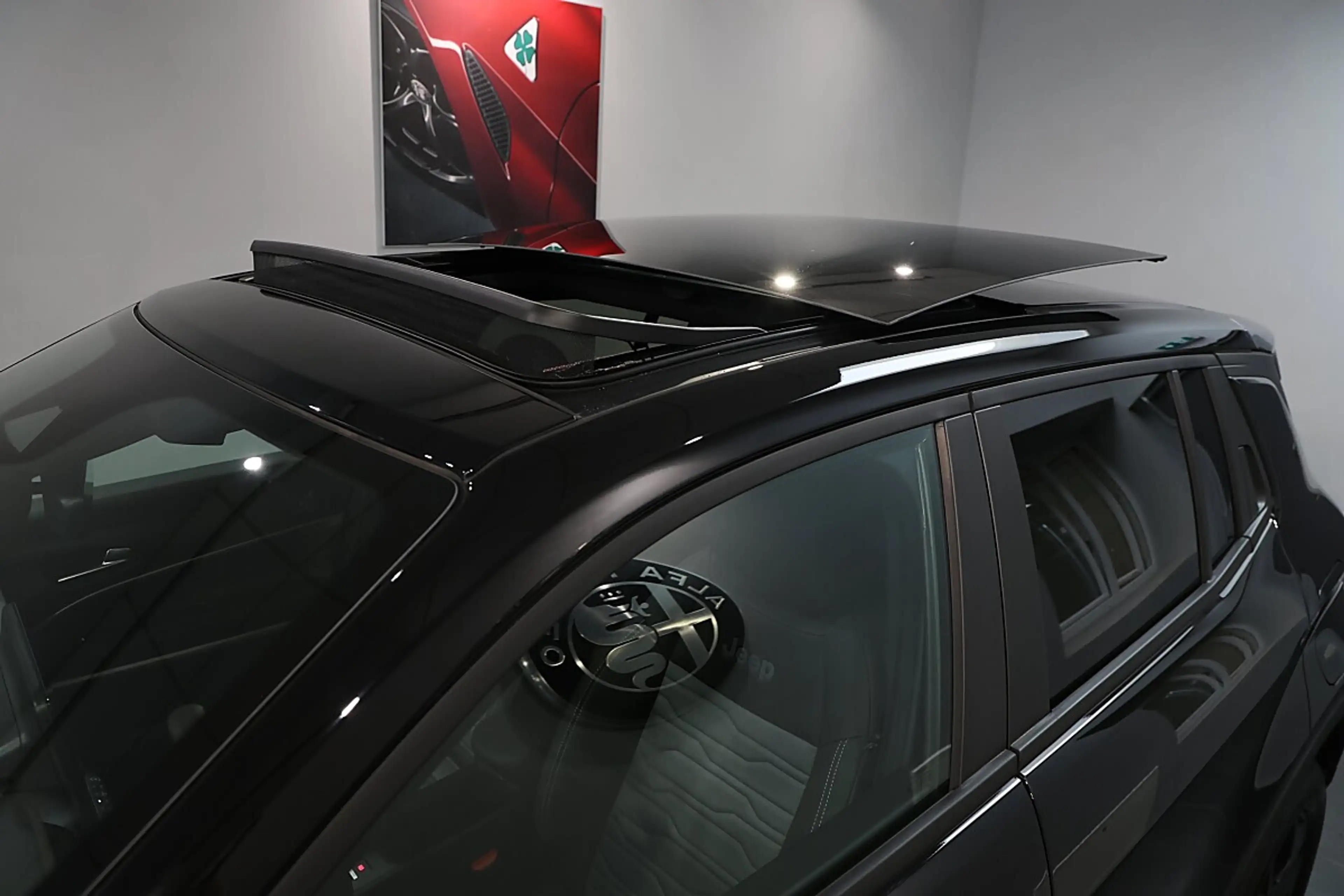 Jeep Avenger 1,2 eHybrid 4xe DCT6 Overland W-EDIZIONE — photo 14