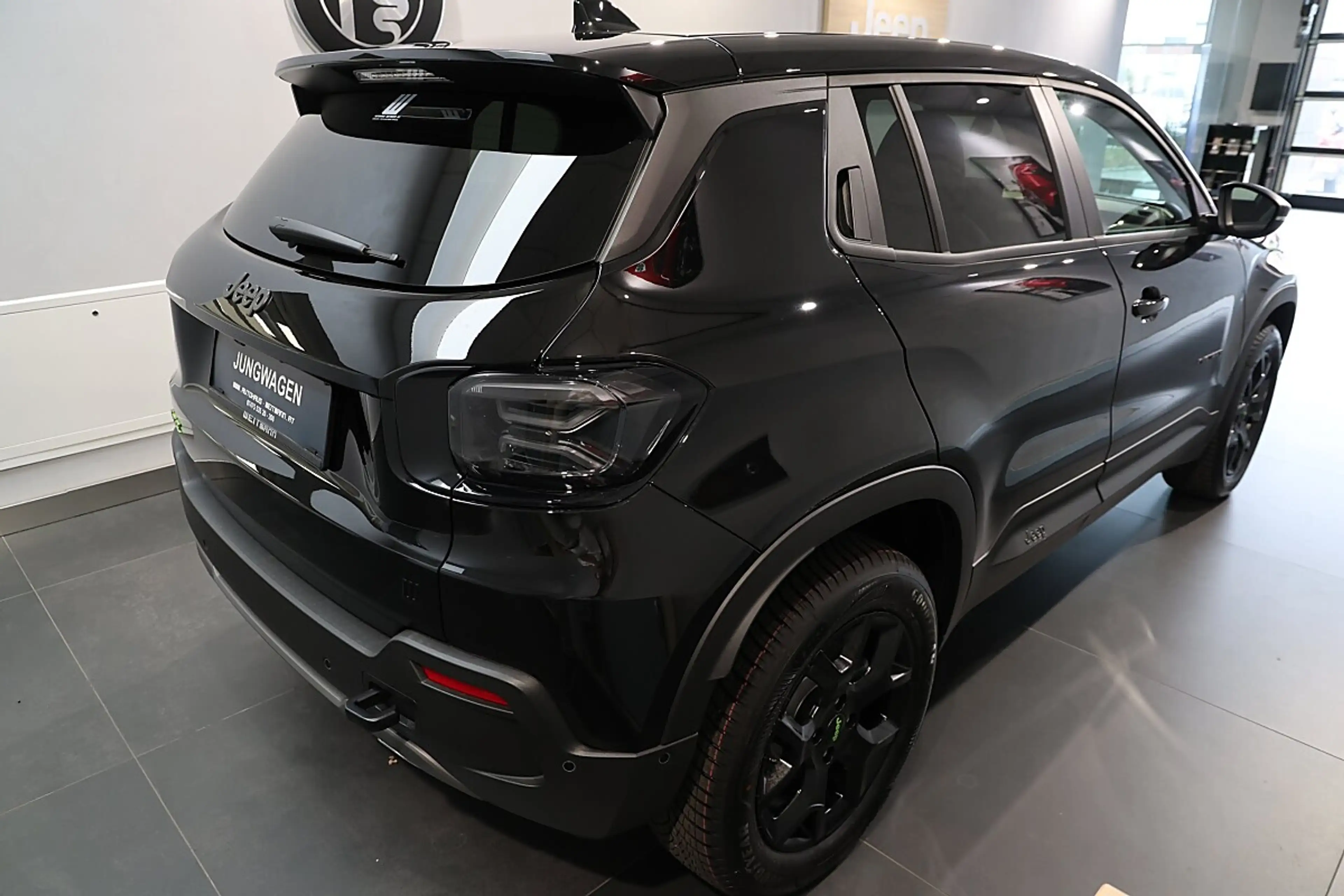 Jeep Avenger 1,2 eHybrid 4xe DCT6 Overland W-EDIZIONE — photo 5