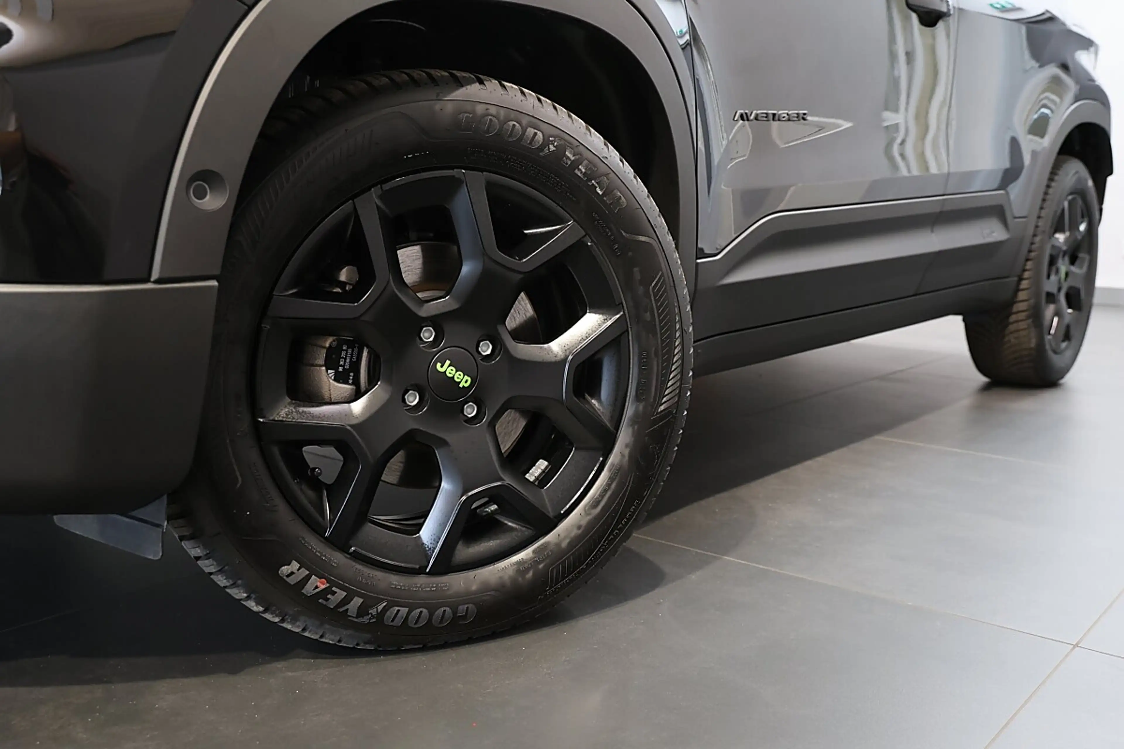 Jeep Avenger 1,2 eHybrid 4xe DCT6 Overland W-EDIZIONE — photo 3