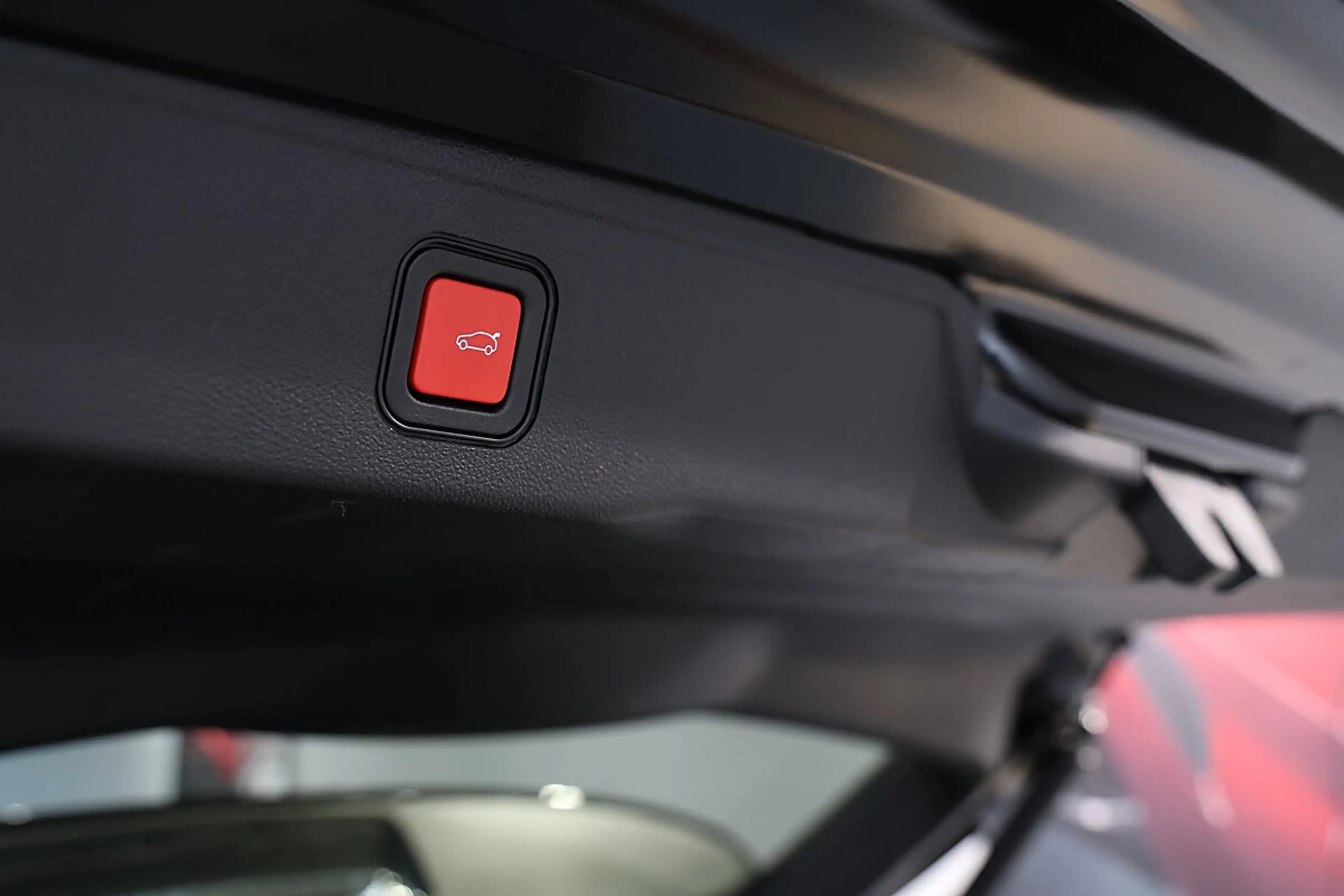 Jeep Avenger 1,2 eHybrid 4xe DCT6 Overland W-EDIZIONE — photo 12