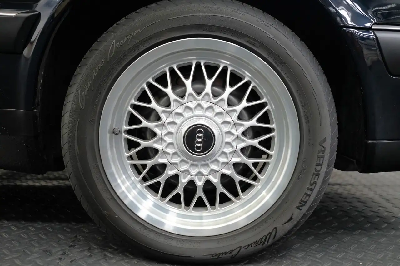 Audi V8 4.2 quattro/LEDER/KLIMAAUTOMATIK/SAMMLER, foto 11