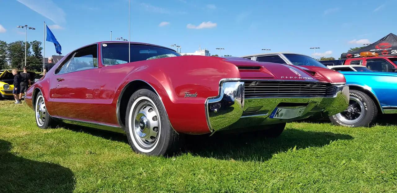 Oldsmobile Toronado, foto 2