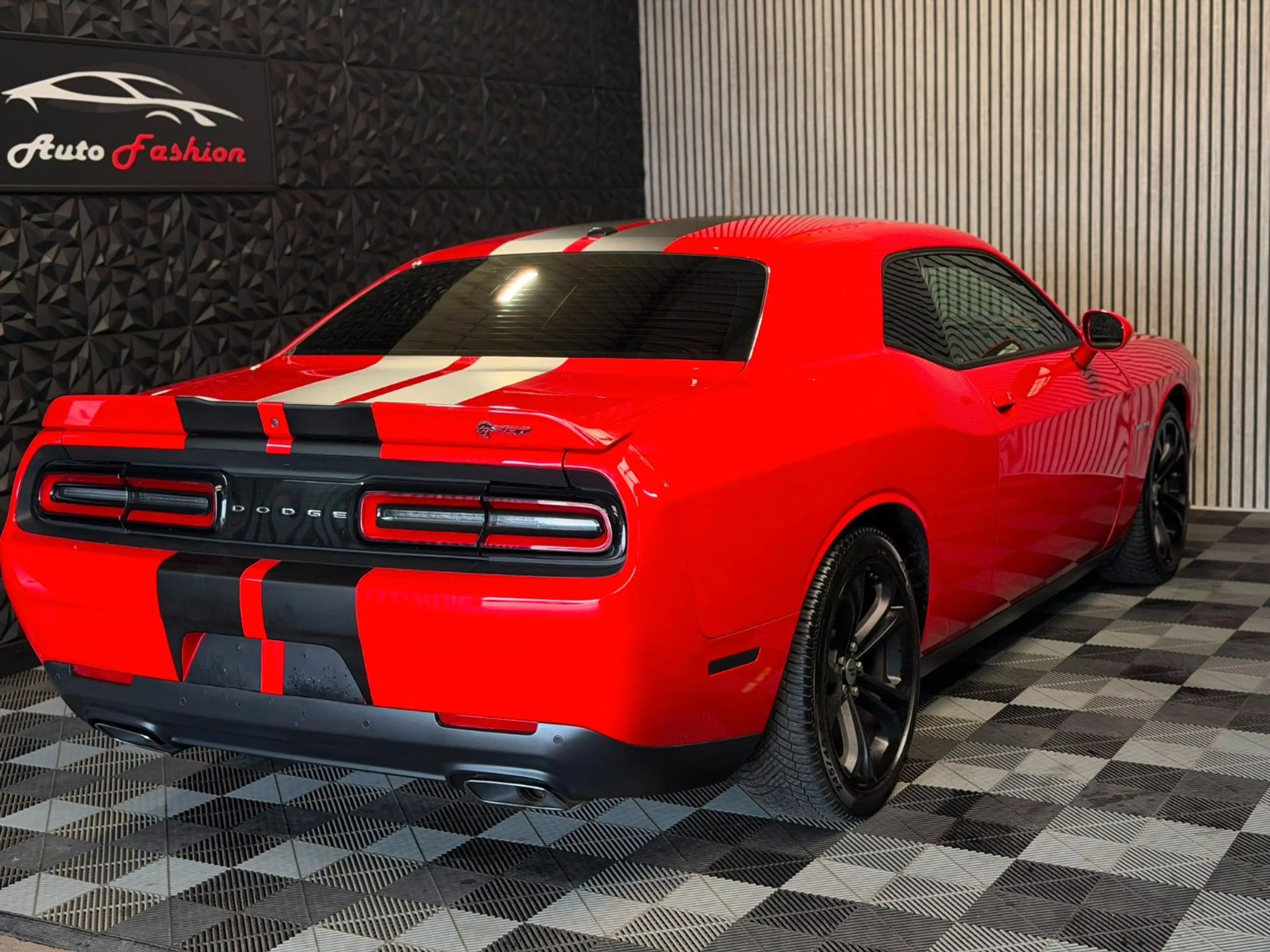 Dodge Challenger R/T V8 5,7L — photo 9