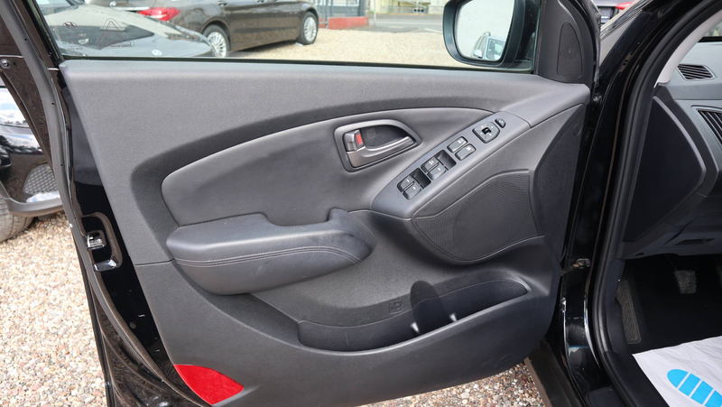Hyundai iX35 Black 4 AWD*Leder*Xenon*Navi* — photo 5