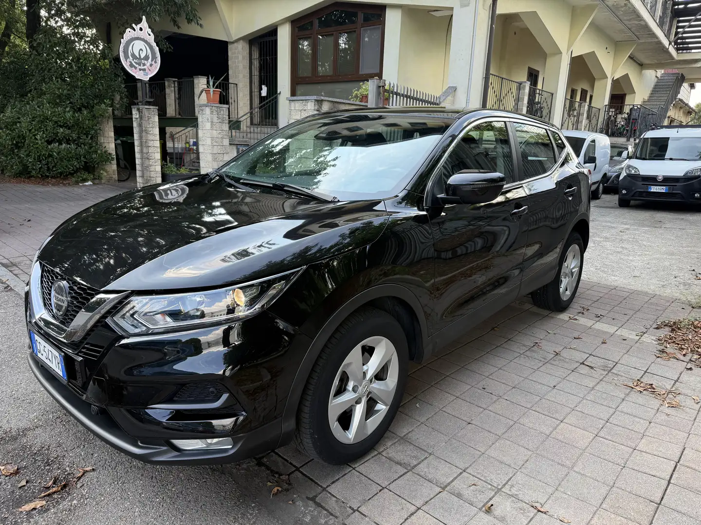 Nissan Qashqai 1.5 dci Tekna+ 115cv dct Black - 1
