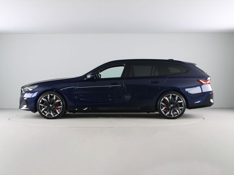BMW 550 5 serie Touring 550e xDrive — photo 12