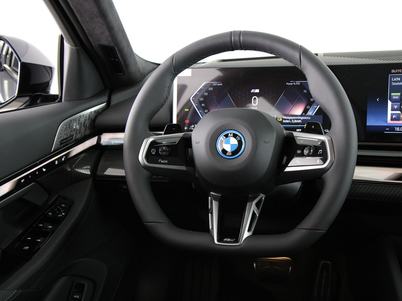 BMW 550 5 serie Touring 550e xDrive — photo 2