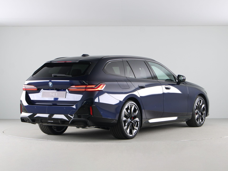 BMW 550 5 serie Touring 550e xDrive — photo 9