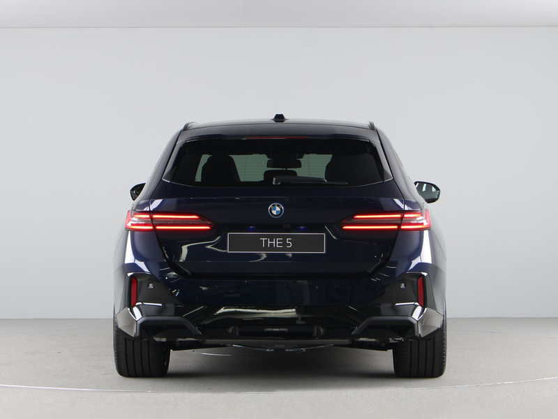 BMW 550 5 serie Touring 550e xDrive — photo 10